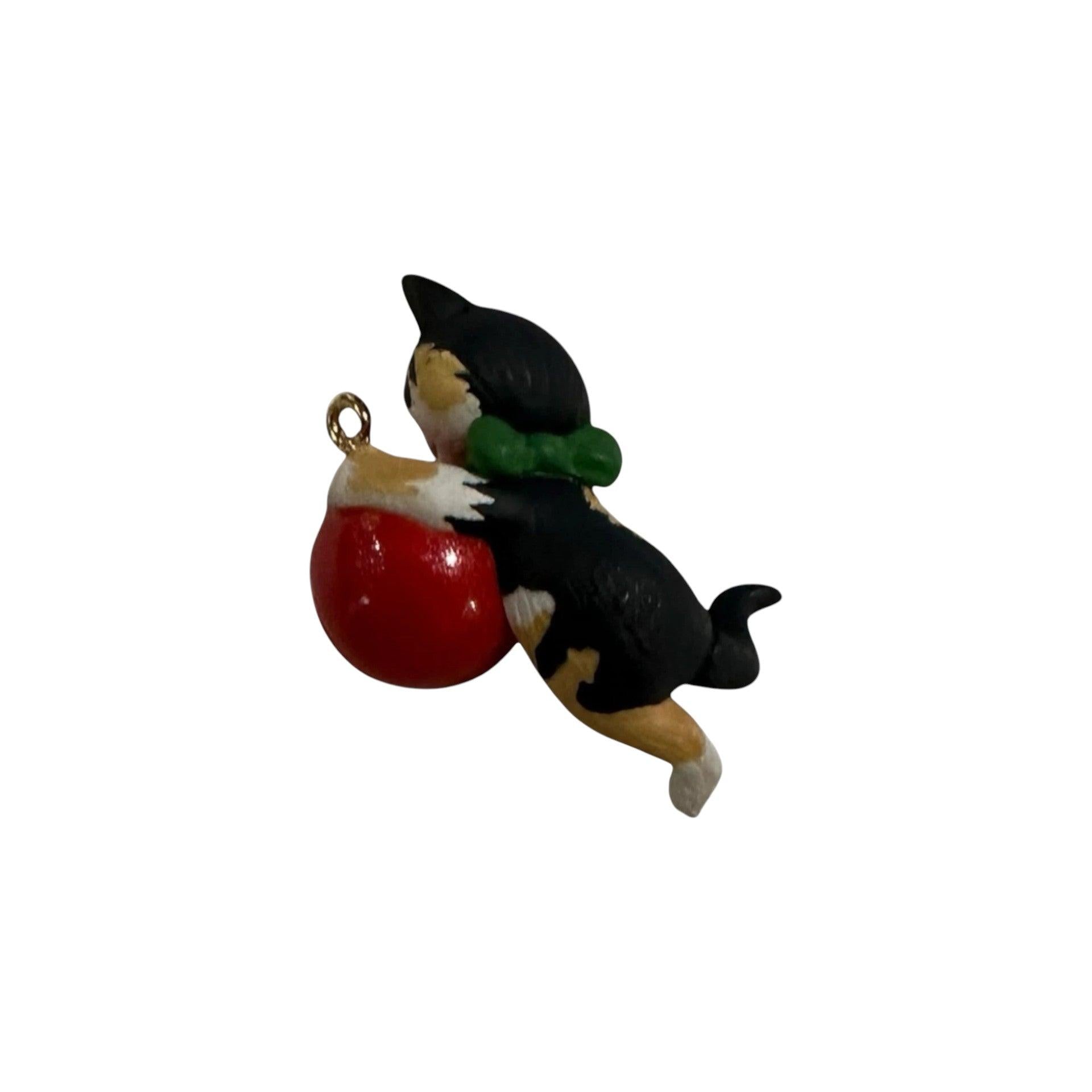 2003 Kitty Catch Hallmark Ornament (Kitty) QXM4997 Image4