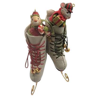 2003 Skating To and Fro Hallmark Ornament (Mouse) QXC3002