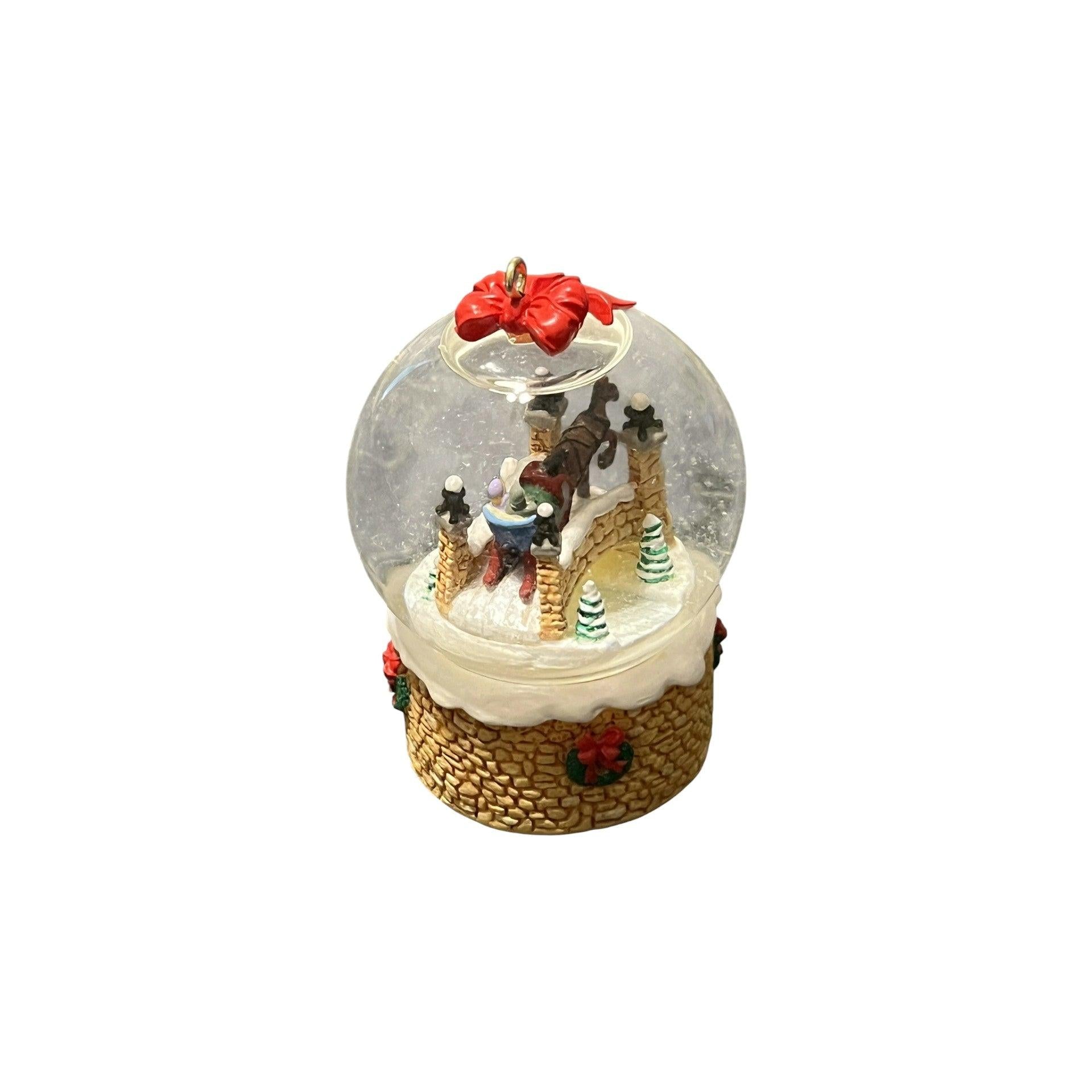 2003 Sleigh Ride Hallmark Ornament (Winter Wonderland) QX8207 Image6