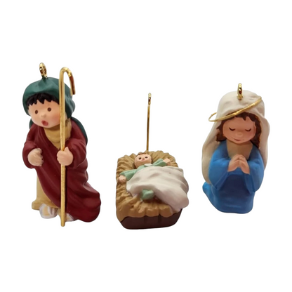 2003 The Christmas Pageant Hallmark Ornament (The Christmas Pageant) QXM4406 Image4
