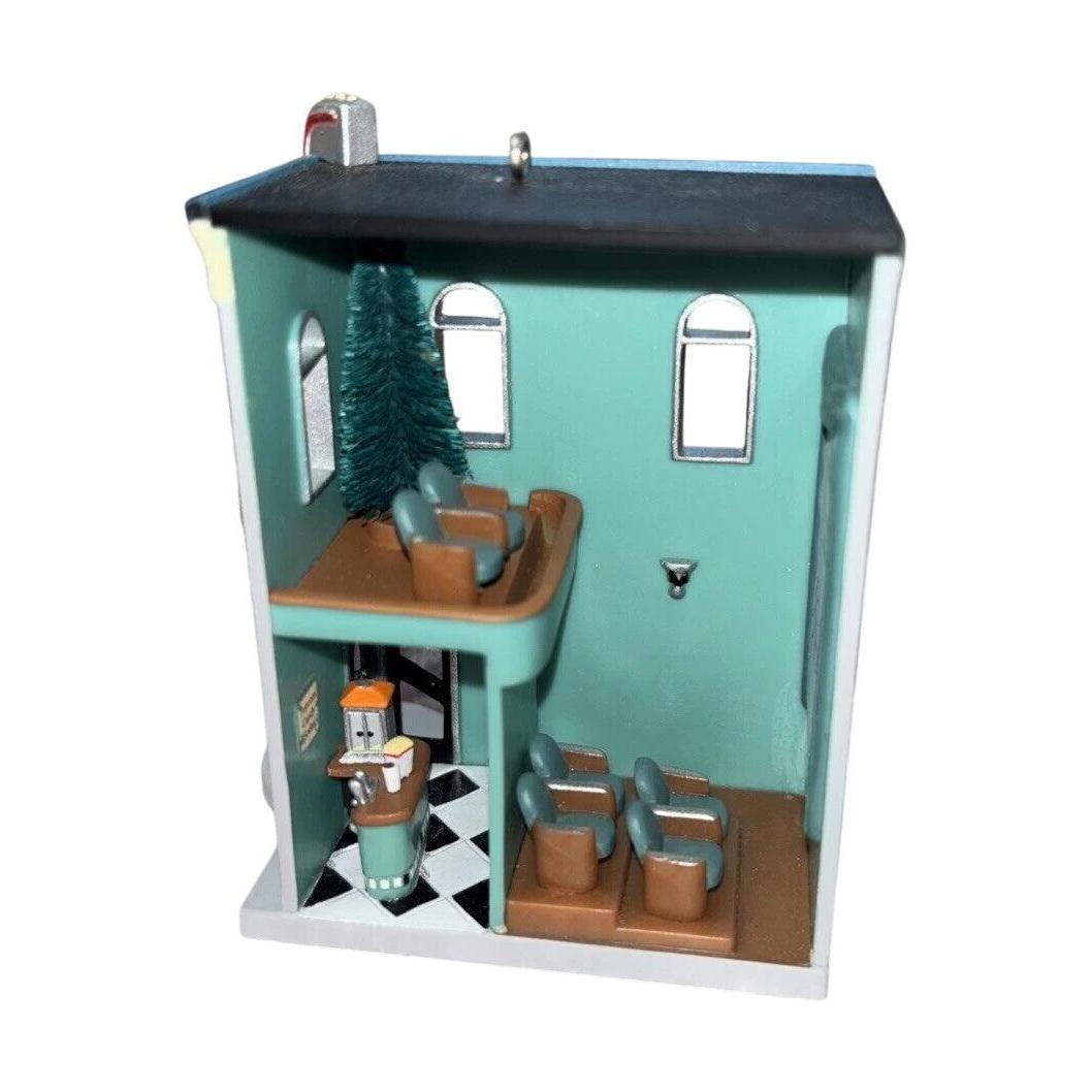 2003 The Grand Theater Hallmark Ornament (Nostalgic Houses and Shops) QX8149 Image3