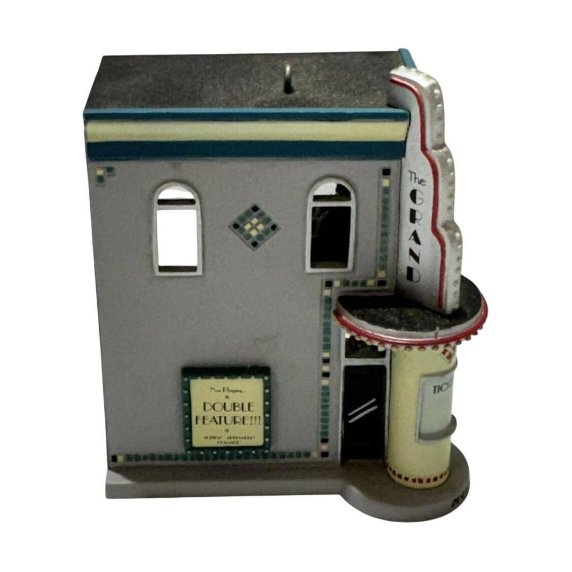 2003 The Grand Theater Hallmark Ornament (Nostalgic Houses and Shops) QX8149 Image4