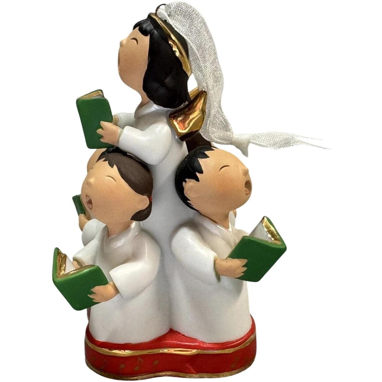 2004 Al Mundo Paz! Hallmark Ornament (Angel) QXG5471