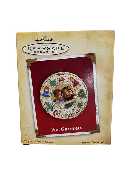 2004 For Grandma Hallmark Ornament (Photo Holder) QXG5574