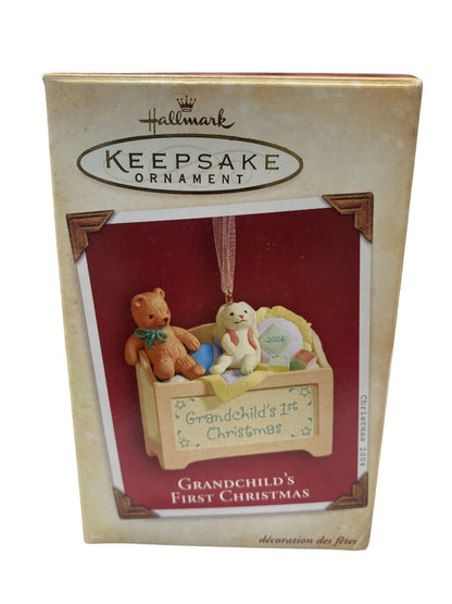 2004 GrandChild's First Christmas Hallmark Ornament (Teddy Bear) QXG5741