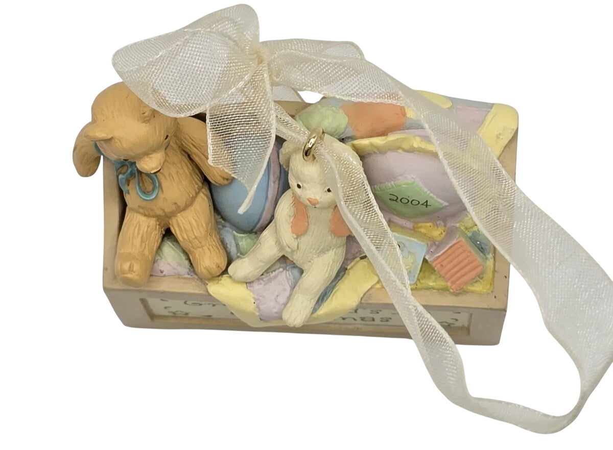 2004 GrandChild's First Christmas Hallmark Ornament (Teddy Bear) QXG5741