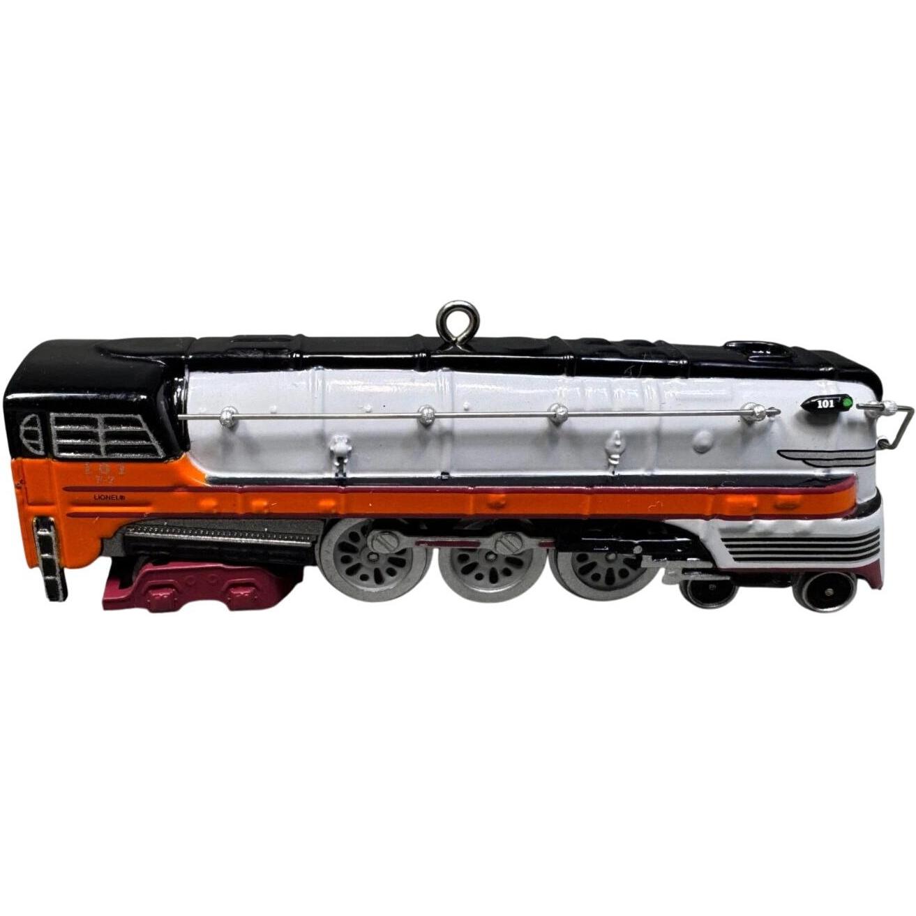 2004 Hallmark Ornament (1939) Hiawatha Steam Locomotive Hallmark Ornament (Lionel) QX8454