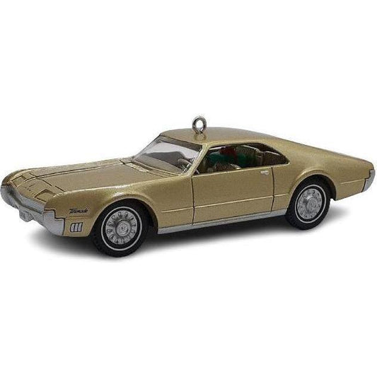 2004 (1966) Oldsmobile Toronado Coupe (Classic American Cars)