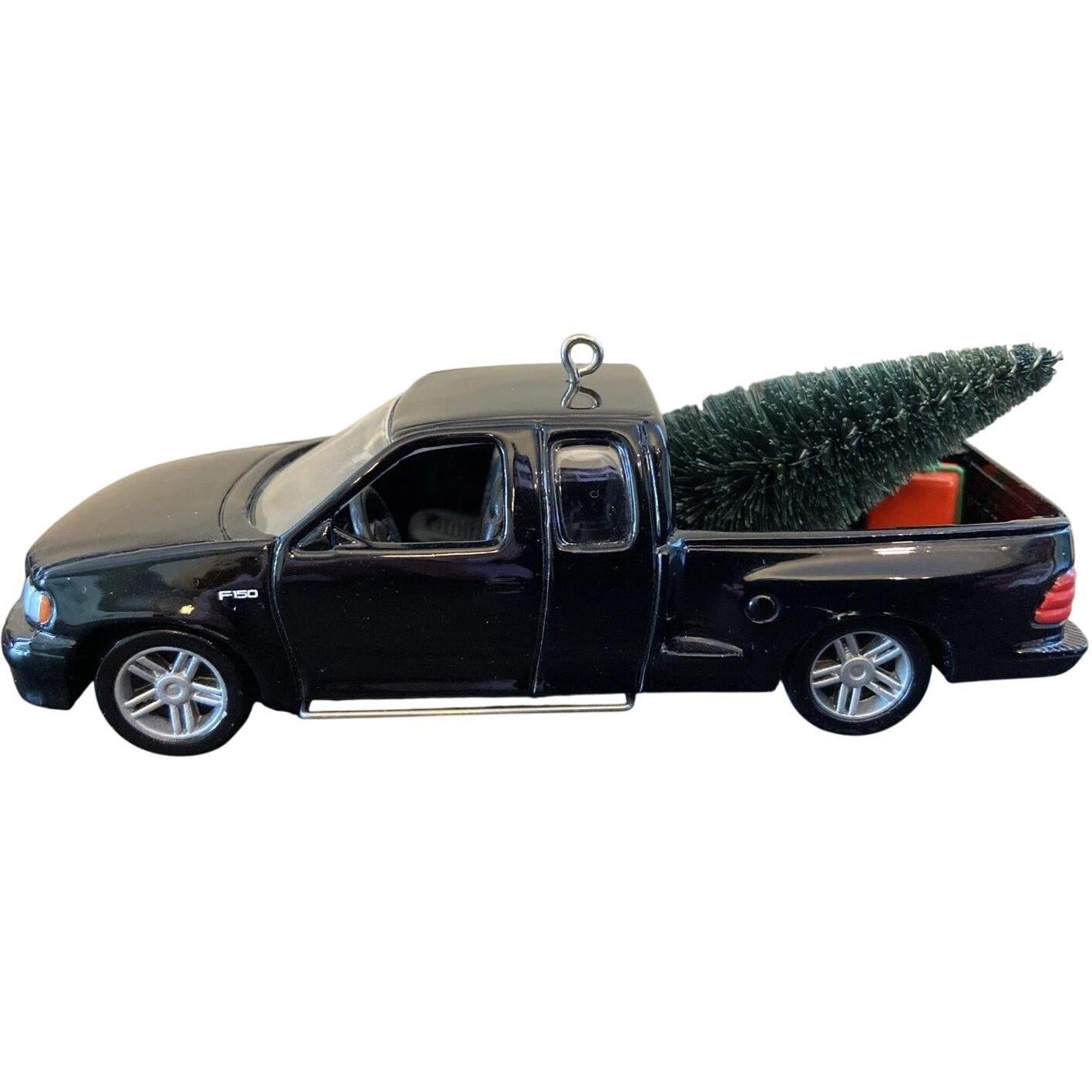 2004 Hallmark Ornament (2000) Ford F-150 Hallmark Ornament (All-American Trucks) QX8154