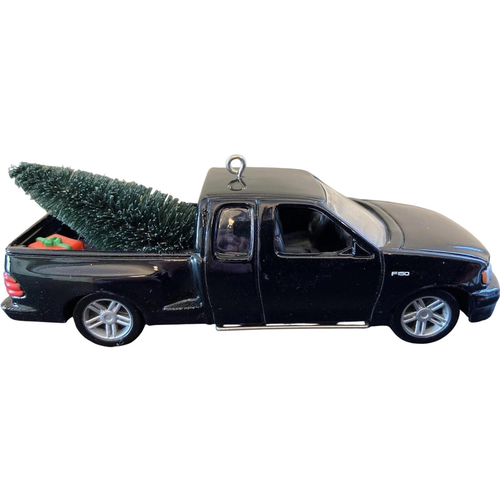 2004 Hallmark Ornament (2000) Ford F-150 Hallmark Ornament (All-American Trucks) QX8154