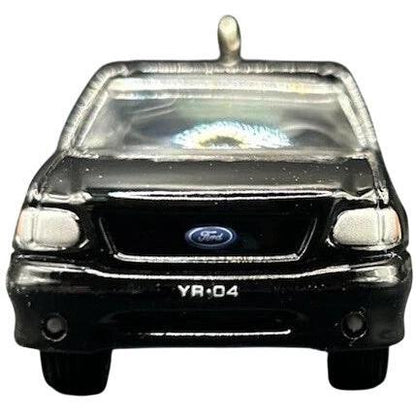 2004 Hallmark Ornament (2000) Ford F-150 Hallmark Ornament (All-American Trucks) QX8154