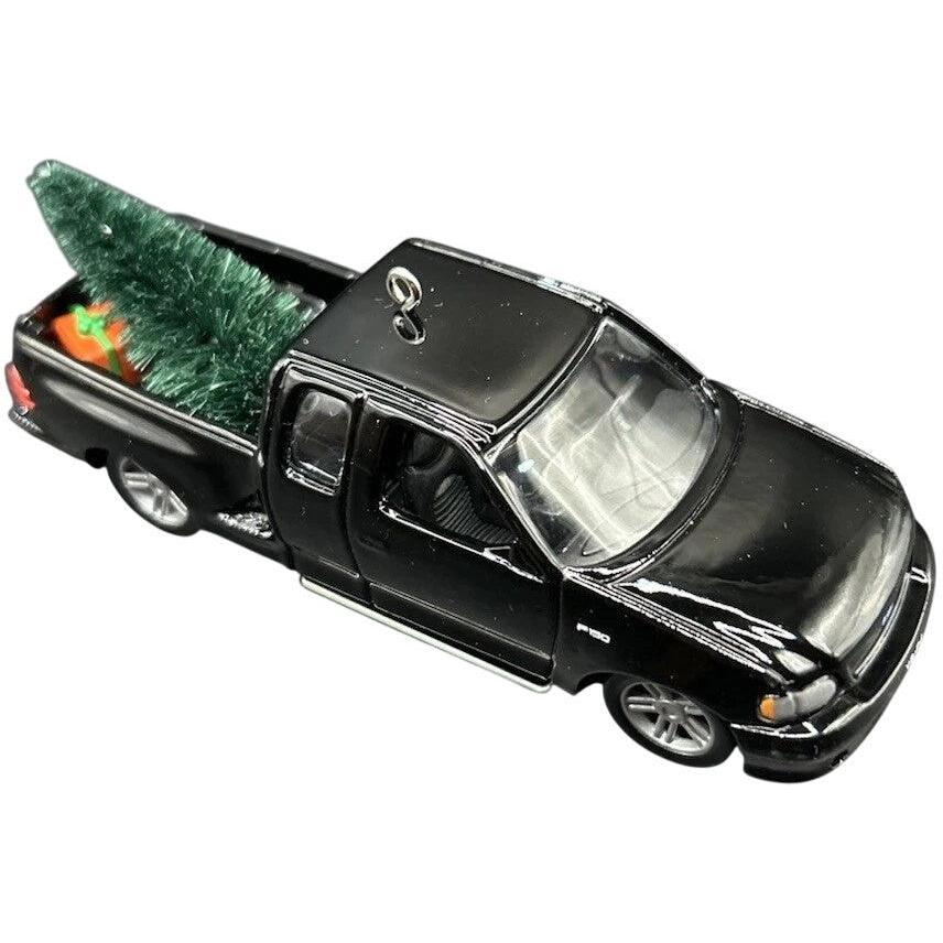 2004 Hallmark Ornament (2000) Ford F-150 Hallmark Ornament (All-American Trucks) QX8154
