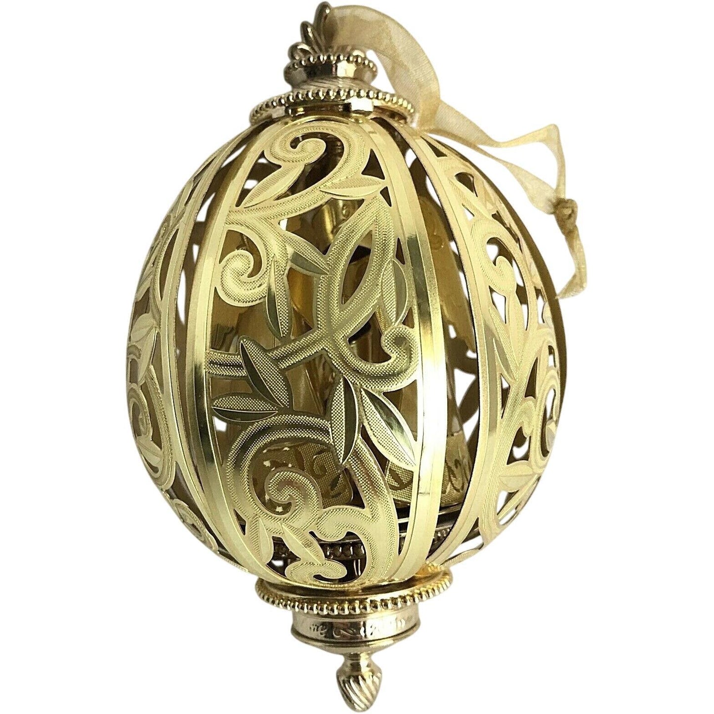 2004 Hidden Wishes Hallmark Ornament (Angel) QXC4001