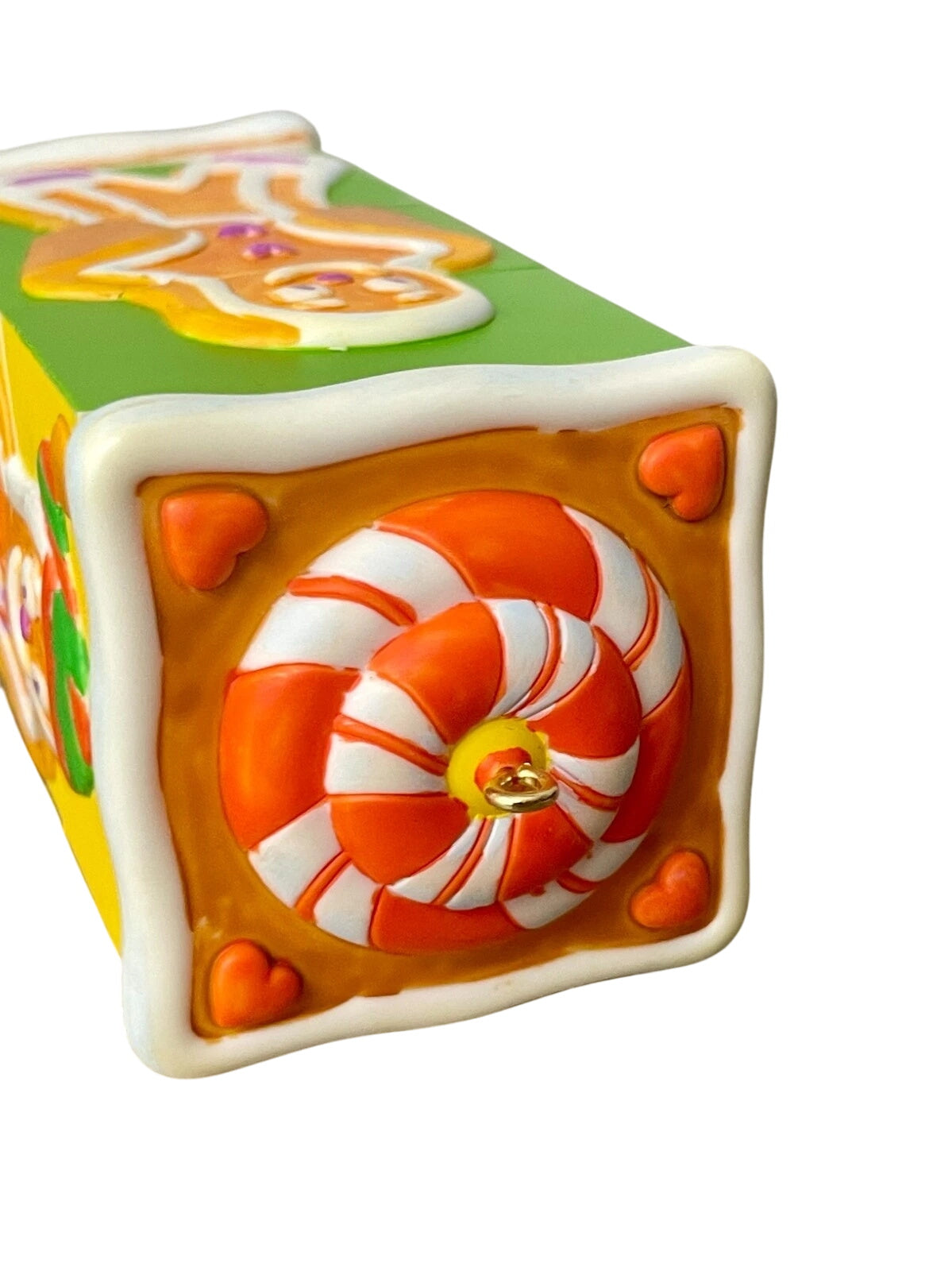 2004 Santa, Look at Me! Hallmark Ornament (Books) QXG5484