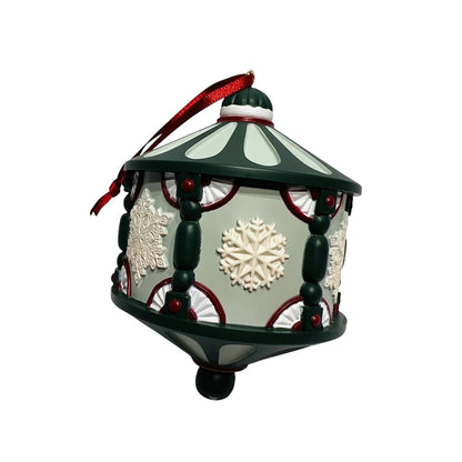 2004 Victorian Christmas Hallmark Ornament (Thomas Kinkade) QXG5521