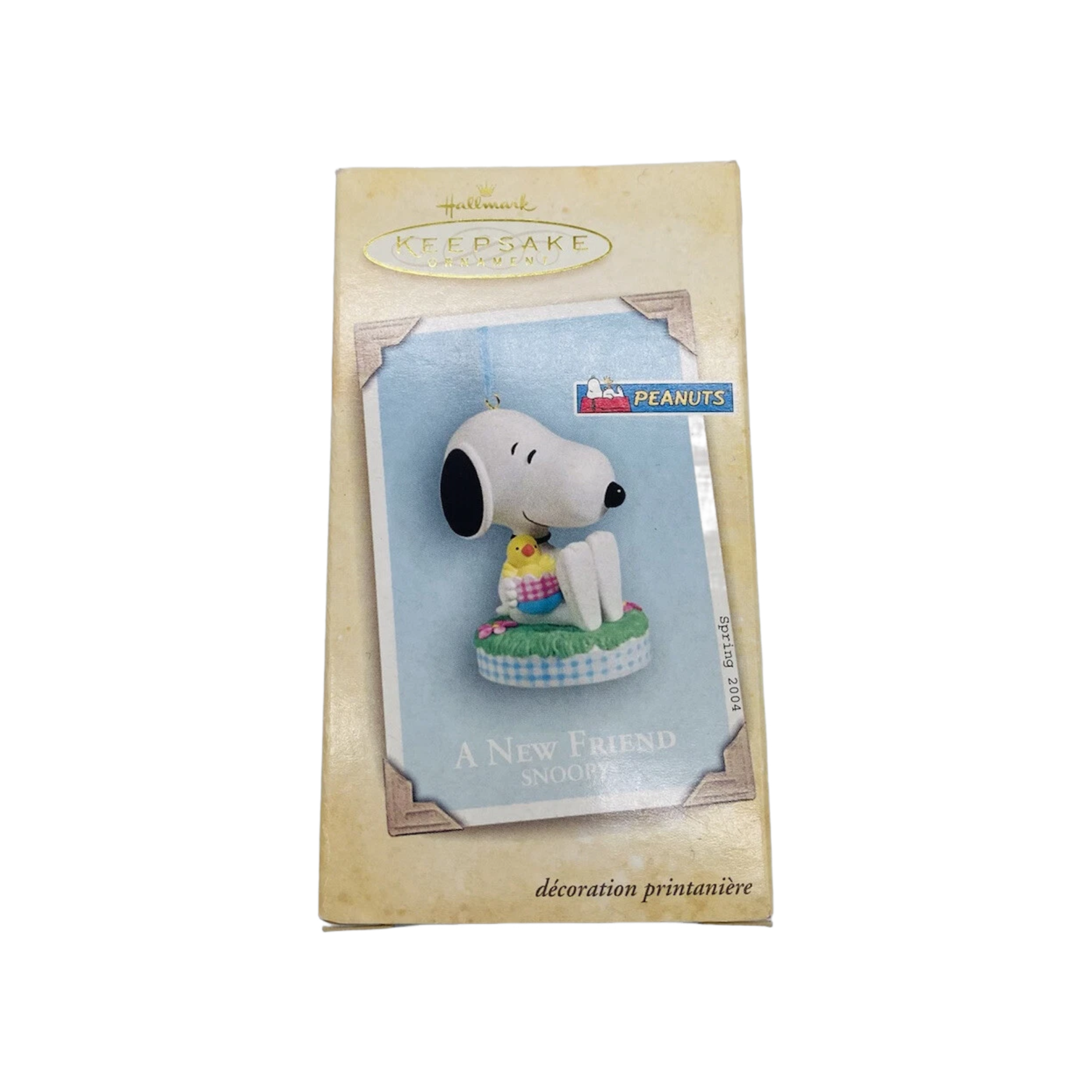 2004 A New Friend Hallmark Ornament (Snoopy) QEO8364 Image2