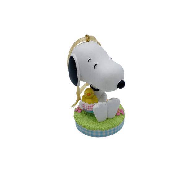 2004 A New Friend Hallmark Ornament (Snoopy) QEO8364