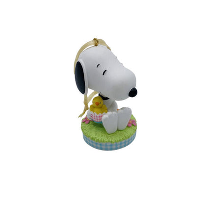 2004 A New Friend Hallmark Ornament (Snoopy) QEO8364
