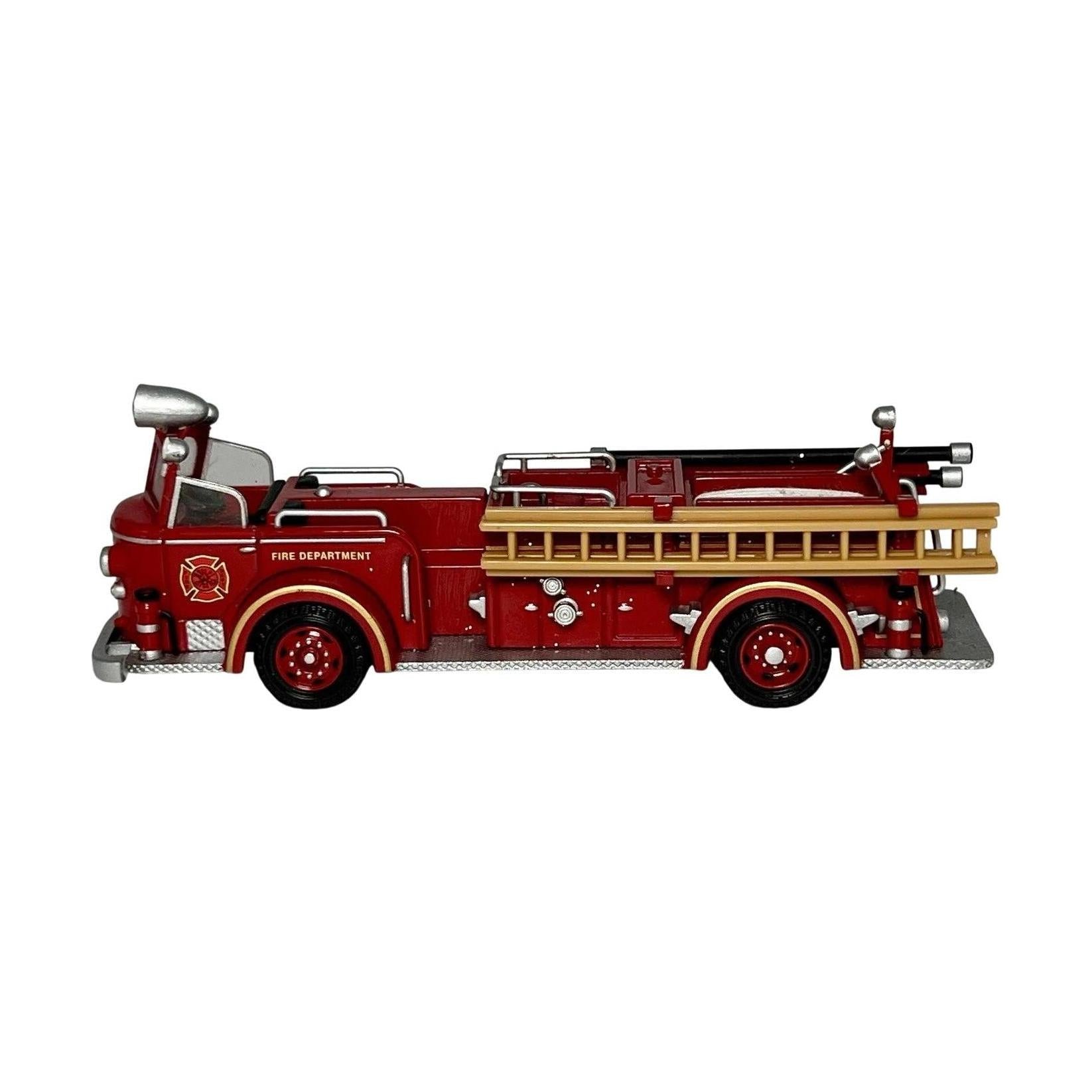2004 American LaFrance 700 Series Pumper Hallmark Ornament (Fire Brigade) QXC8424 Image3