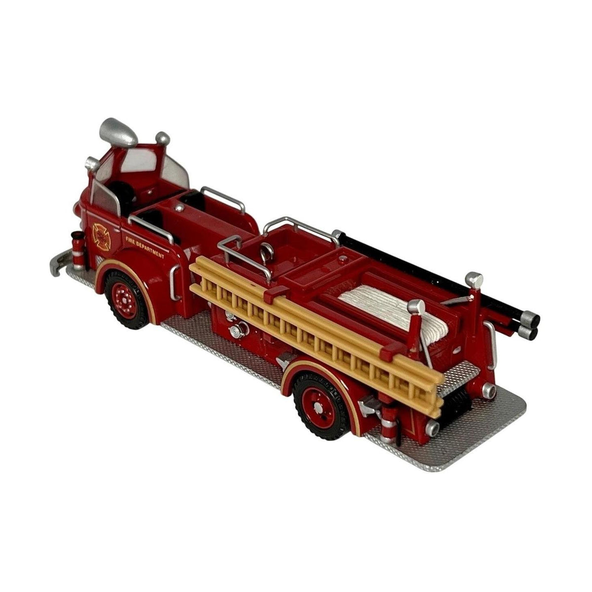 2004 American LaFrance 700 Series Pumper Hallmark Ornament (Fire Brigade) QXC8424 Image5