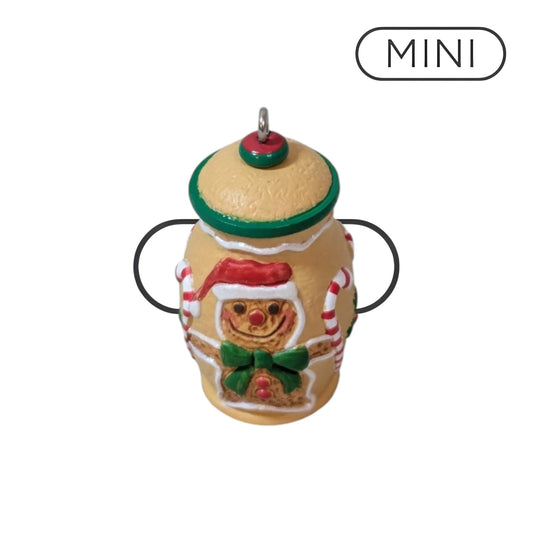 2004 Cookies, Anyone? Hallmark Ornament (Gingerbread) WD3037 Image1