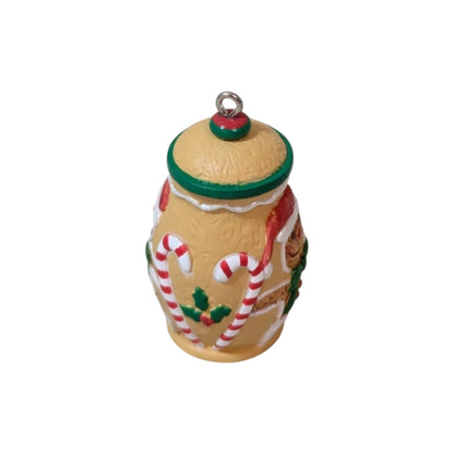 2004 Cookies, Anyone? Hallmark Ornament (Gingerbread) WD3037 Image5