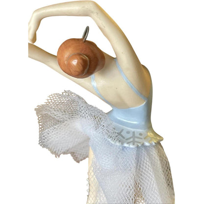 2004 Dancer En Pointe Hallmark Ornament (Ballet) QXG5394
