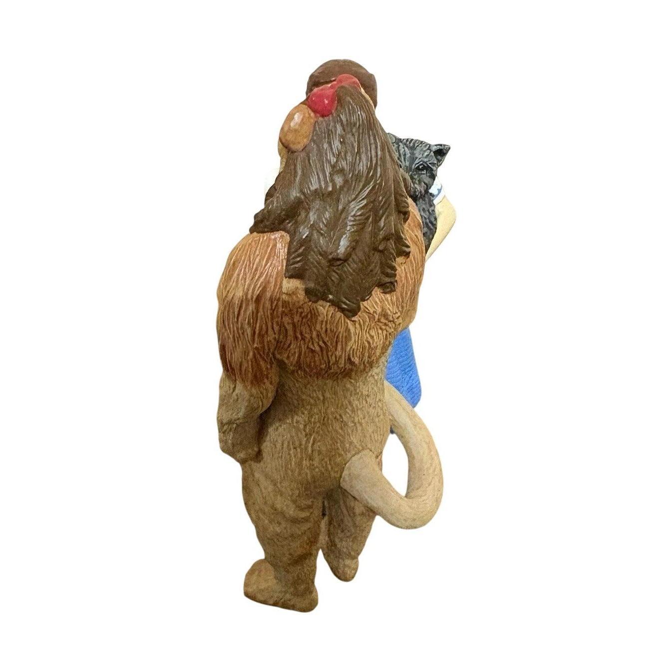 2004 Dorothy and Cowardly Lion Hallmark Ornament (The Wizard of Oz) QXI4021 Image3