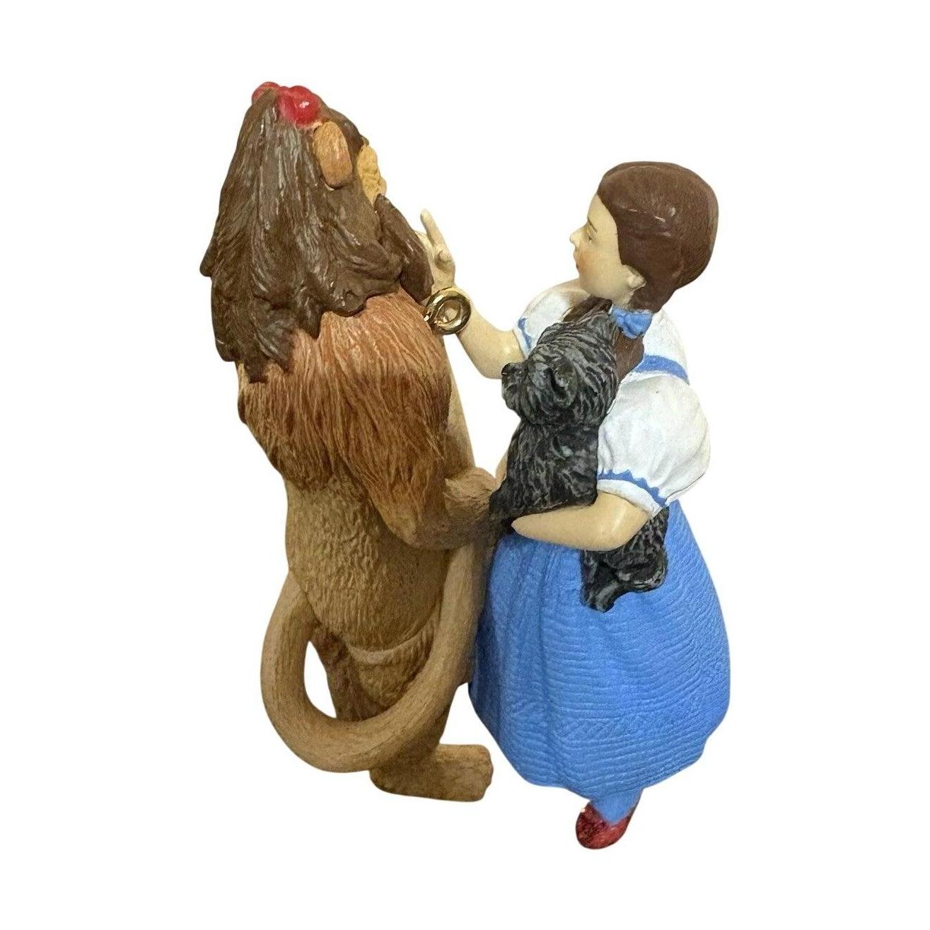 2004 Dorothy and Cowardly Lion Hallmark Ornament (The Wizard of Oz) QXI4021 Image4