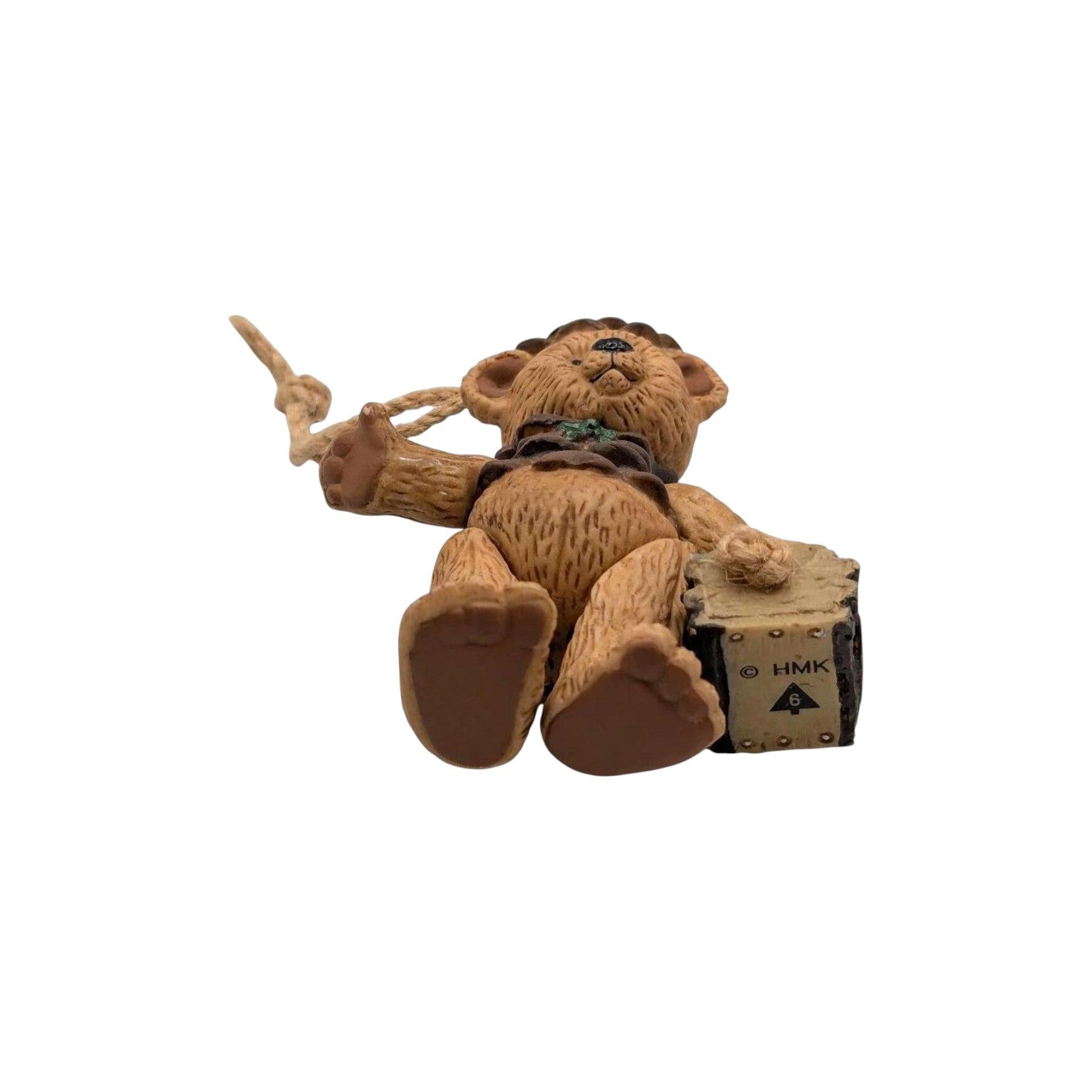 2004 Gift Bearers Hallmark Ornament (Gift Bearers) QX8401 Image3