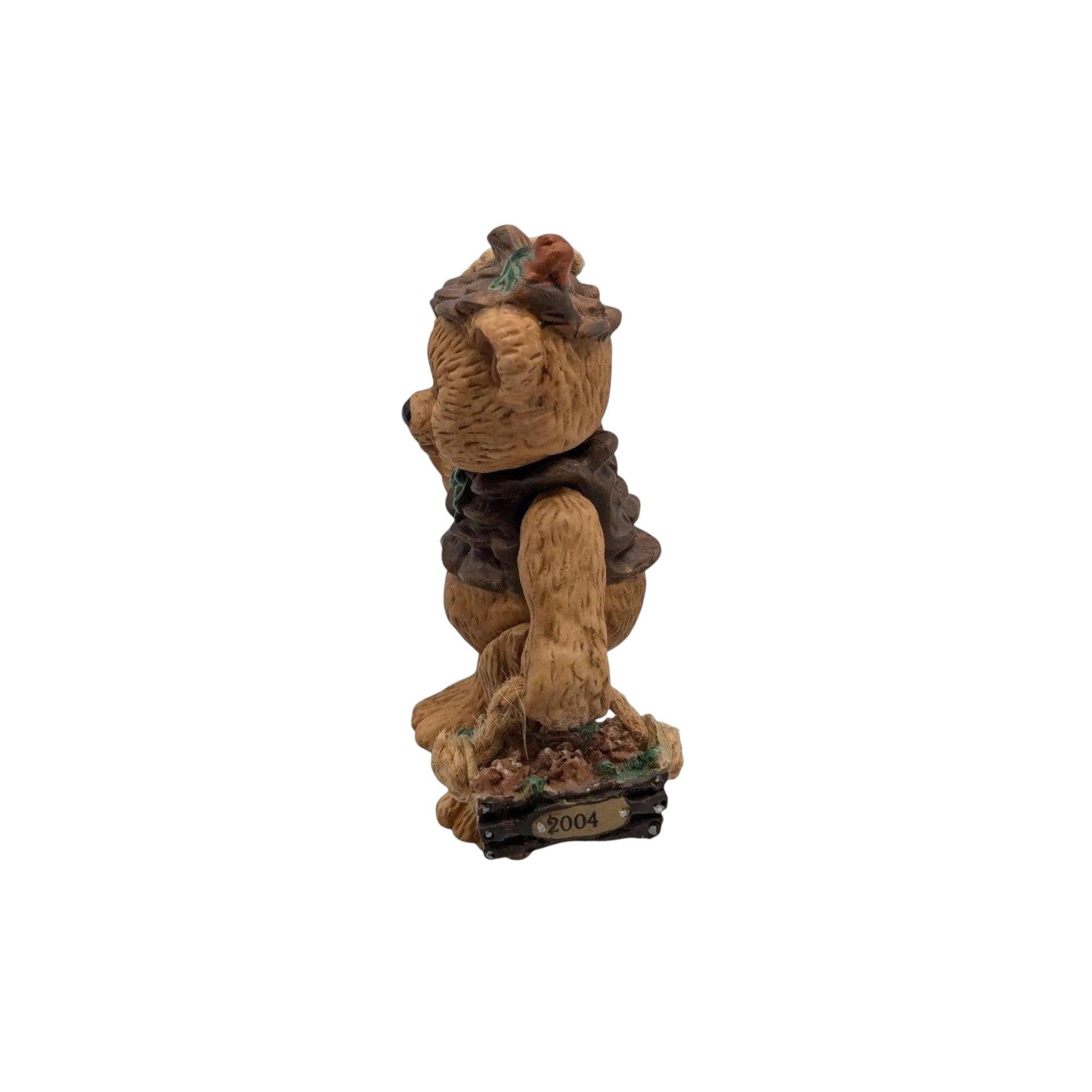 2004 Gift Bearers Hallmark Ornament (Gift Bearers) QX8401 Image4