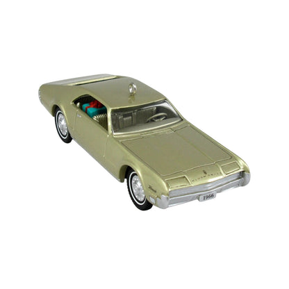 2004 Hallmark Ornament (1966) Oldsmobile Toronado Coupe Hallmark Ornament (Classic American Cars) QX8151 Image1
