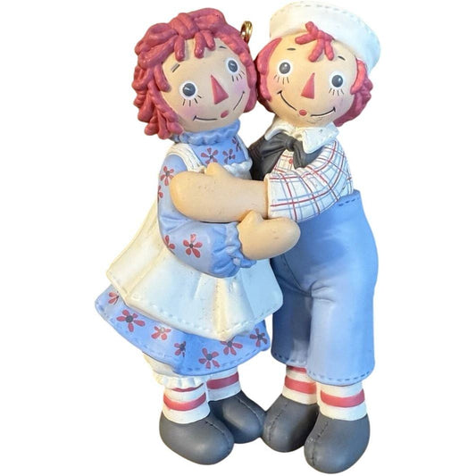 2004 Holiday Hug Hallmark Ornament (Raggedy Ann & Andy) QXI5284