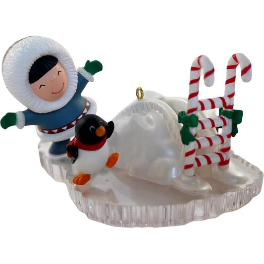 2004 Ice Skating Hallmark Ornament (Frosty Friends) QX8331