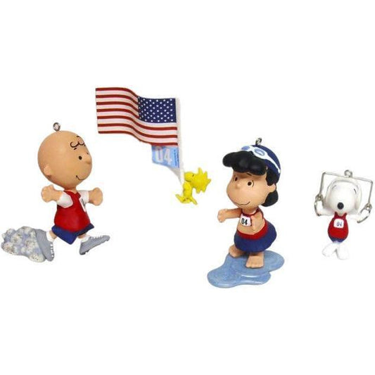 2004 Peanuts Games Hallmark Ornament (Snoopy) QXI8691