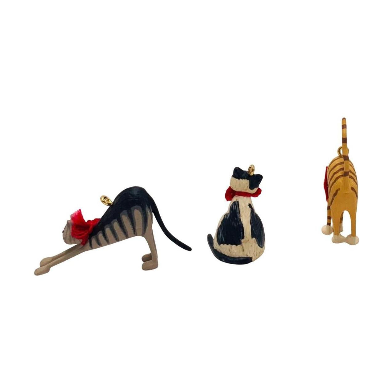 2004 Purr-fectly Contented Hallmark Ornament (Kitten) QXM5241 Image5