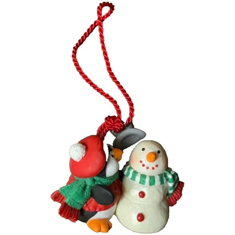 2004 The Finishing Touch Hallmark Ornament (Penguin Pal) QXC4008