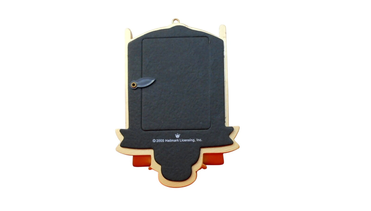 2005 Every Kid's a Star! Hallmark Ornament (Football) QXG4772