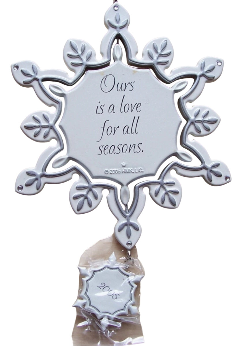 2005 First Christmas Together Hallmark Ornament (Photo Holder) QXG4402