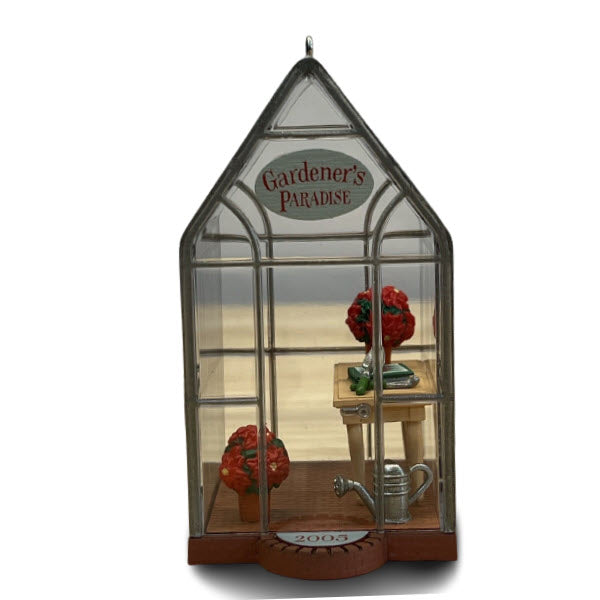 2005 Gardener's Paradise Hallmark Ornament (Garden) QXG4285