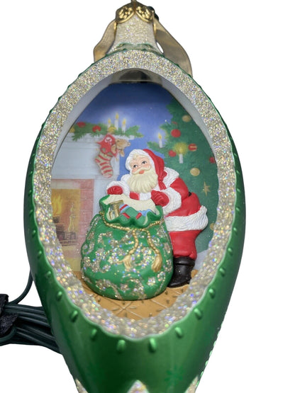 2005 Illuminations Santa's Christmas Magic Hallmark Ornament (Illuminations) QLM7952