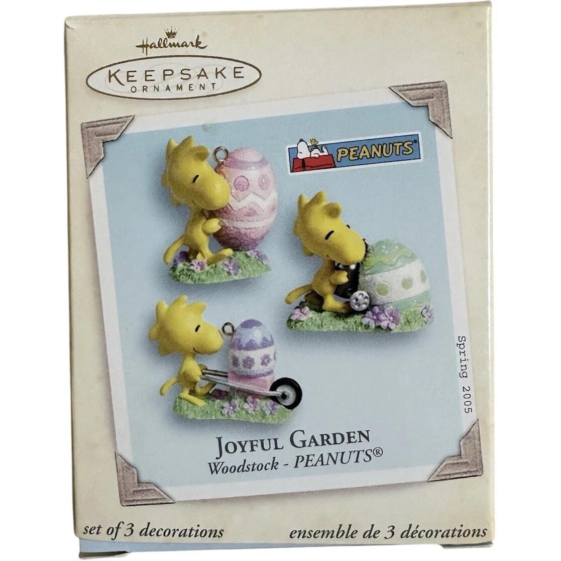 2005 Joyful Garden Hallmark Ornament (Peanuts) QEO8252
