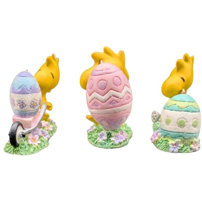 2005 Joyful Garden Hallmark Ornament (Peanuts) QEO8252