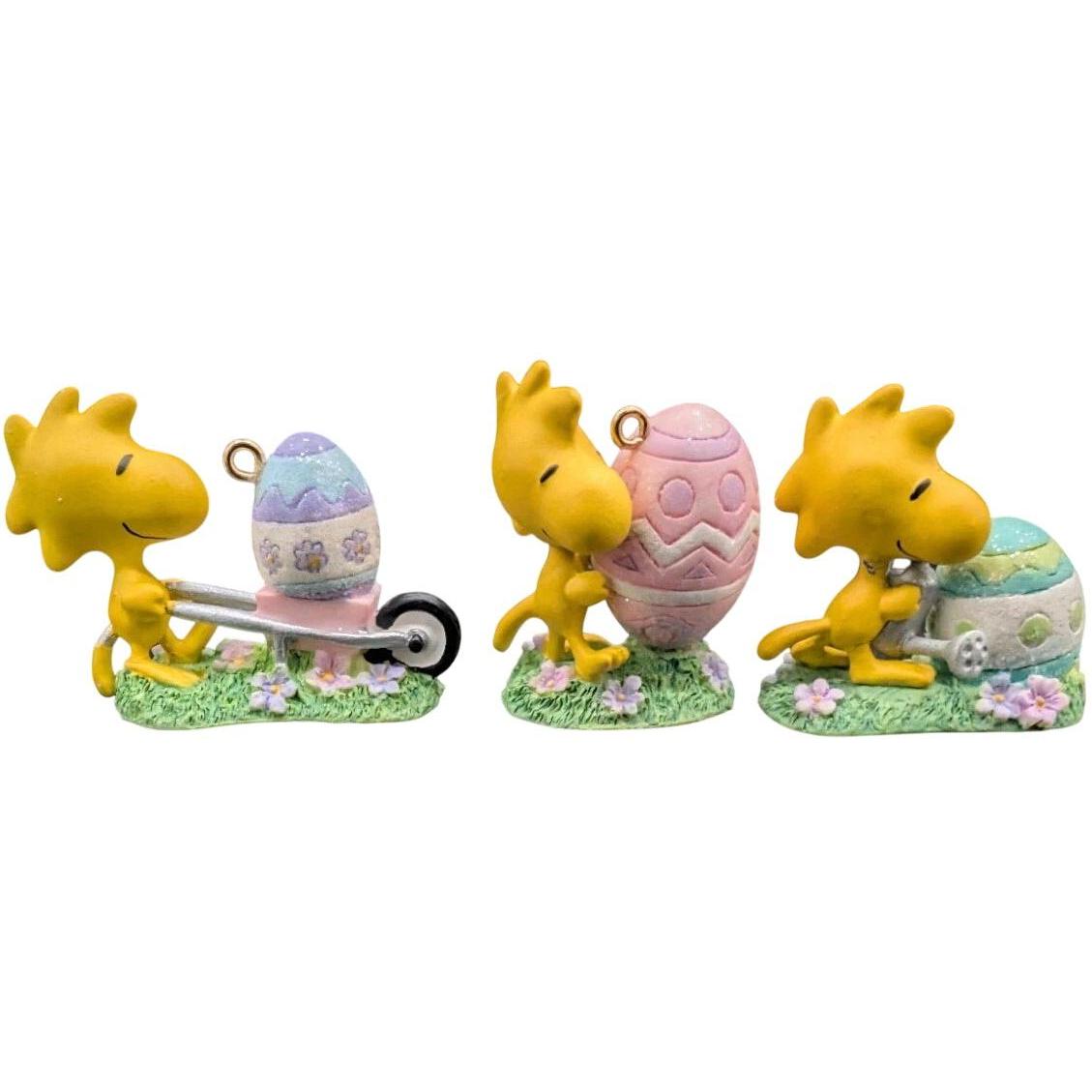 2005 Joyful Garden Hallmark Ornament (Peanuts) QEO8252