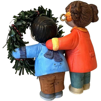 2005 Little Helpers (Hanging the Wreath) (Wreath)
