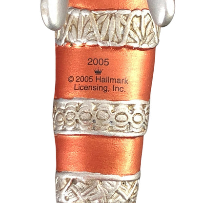 2005 Melody of Praise Hallmark Ornament (Angel) QXG4365