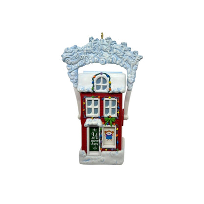2005 Christmas Countdown Hallmark Ornament (Buildings & Houses) QXG4455 Image3