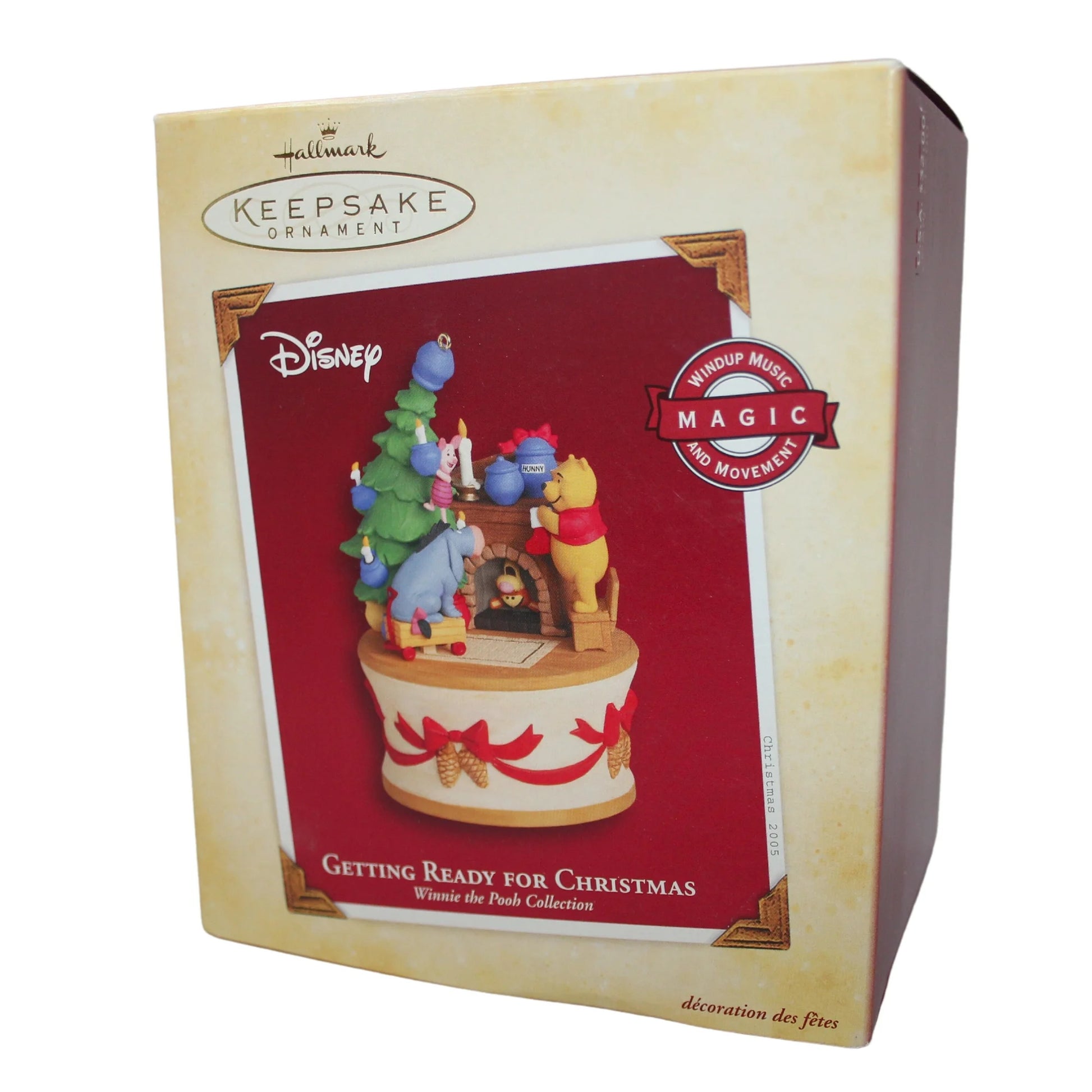 2005 Getting Ready for Christmas Hallmark Ornament (Winnie the Pooh) QXD4212