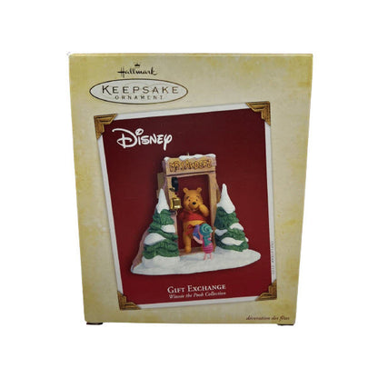2005 Gift Exchange Hallmark Ornament (Winnie the Pooh) QXD4105