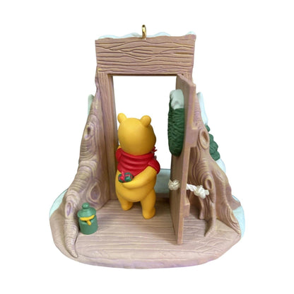 2005 Gift Exchange Hallmark Ornament (Winnie the Pooh) QXD4105 Image4